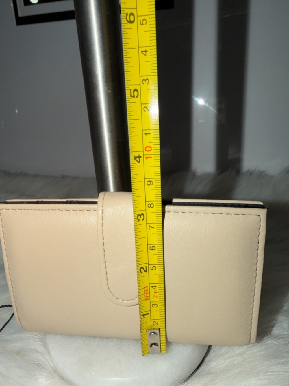 Classic Neutral Snap-Closure
Women's Wallet - Beige - Picture 7 of 7